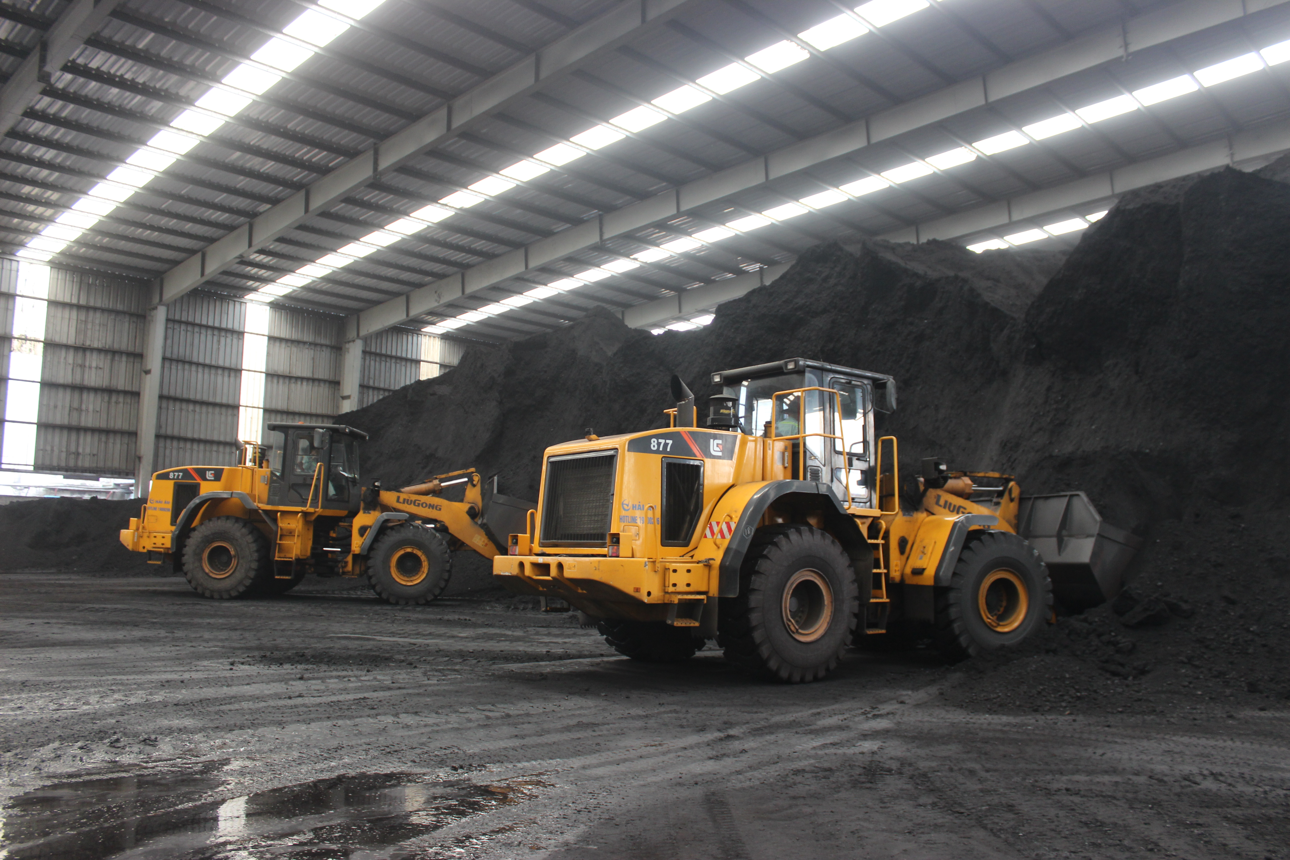 Máy Xúc Lật Liugong CLG877H – Gầu 5.8m³ Bản Cao Cấp, Sức Nâng 7 Tấn